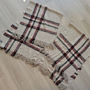 Roots Canada Cozycore Cape Poncho Wearable Blanket Sweater One Size